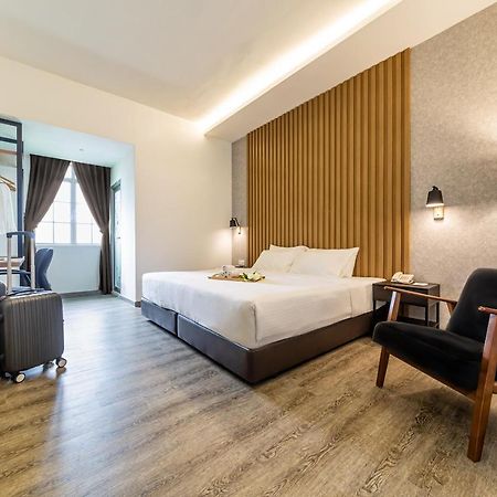 Thy Executive Hotel Johor Bahru Exterior photo