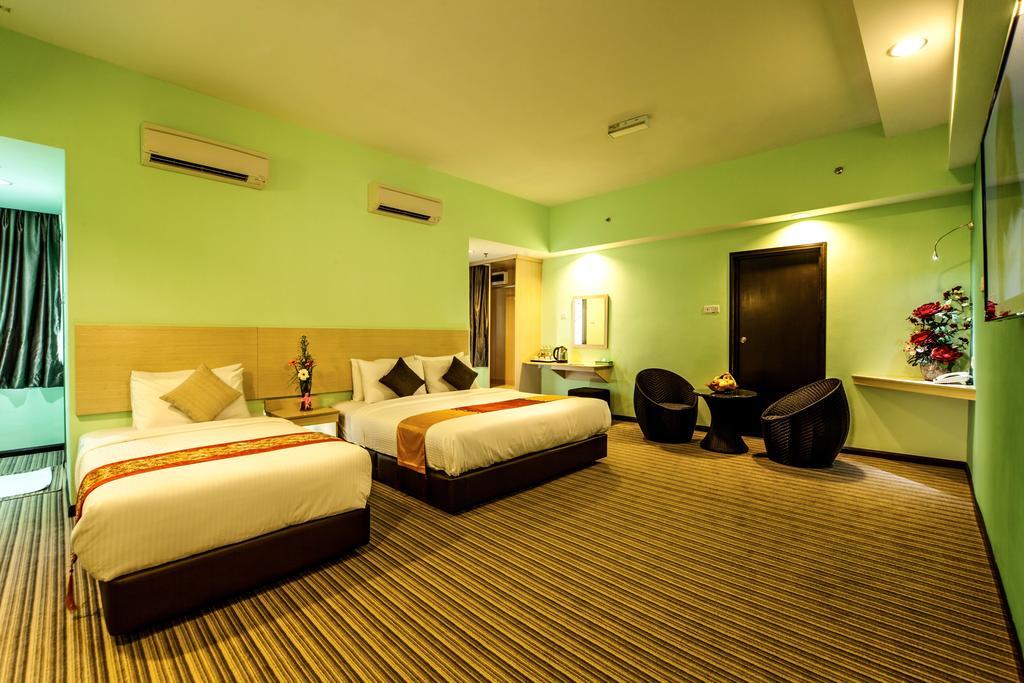 Thy Executive Hotel Johor Bahru Room photo
