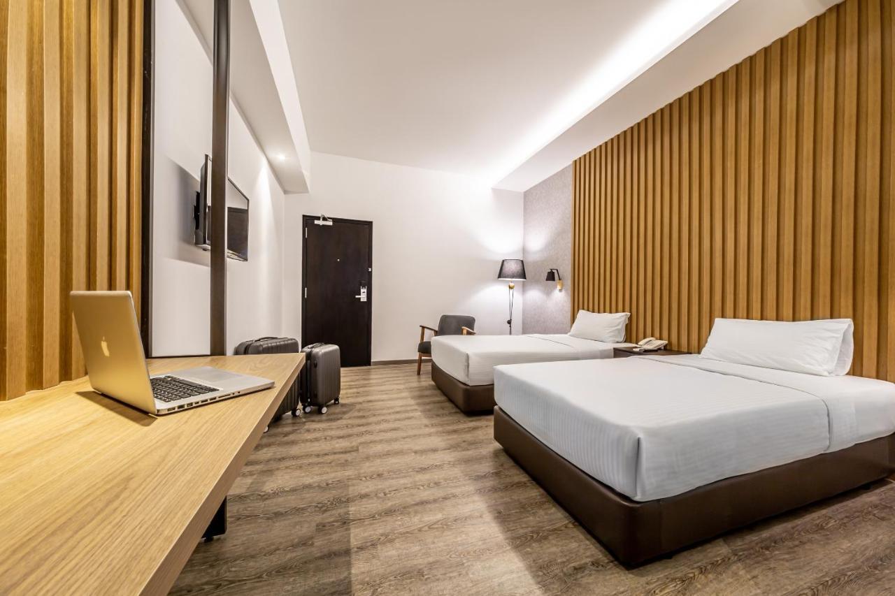 Thy Executive Hotel Johor Bahru Exterior photo