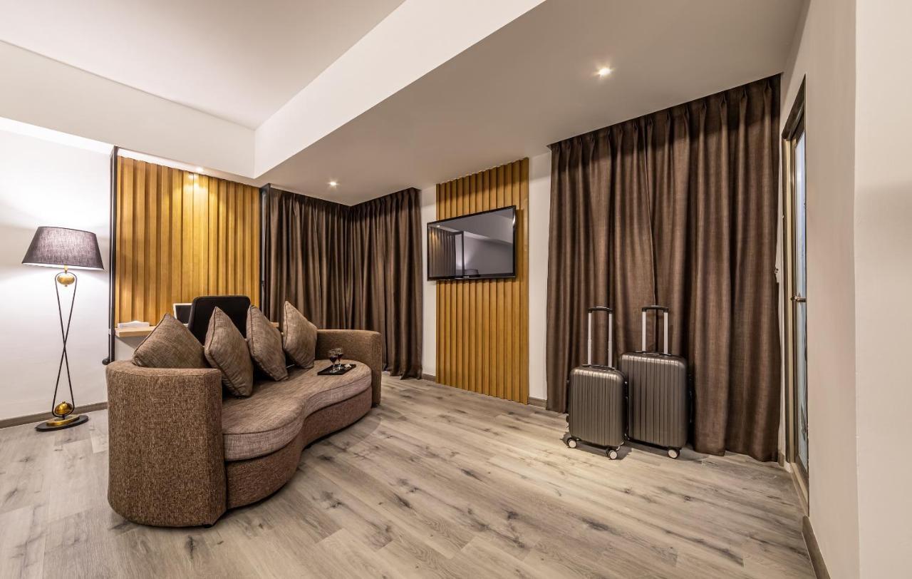 Thy Executive Hotel Johor Bahru Exterior photo