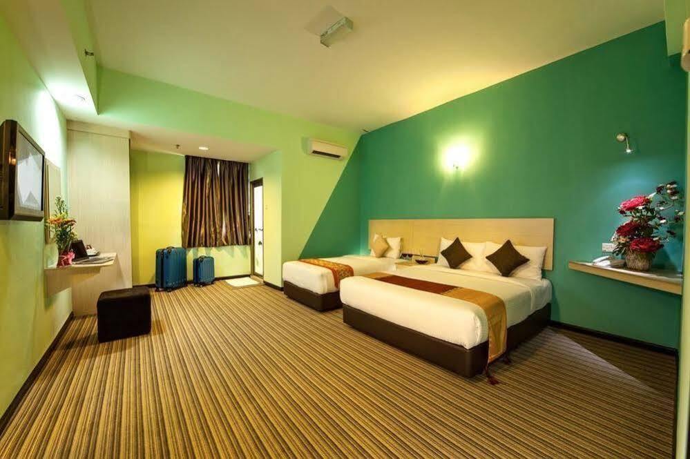 Thy Executive Hotel Johor Bahru Exterior photo