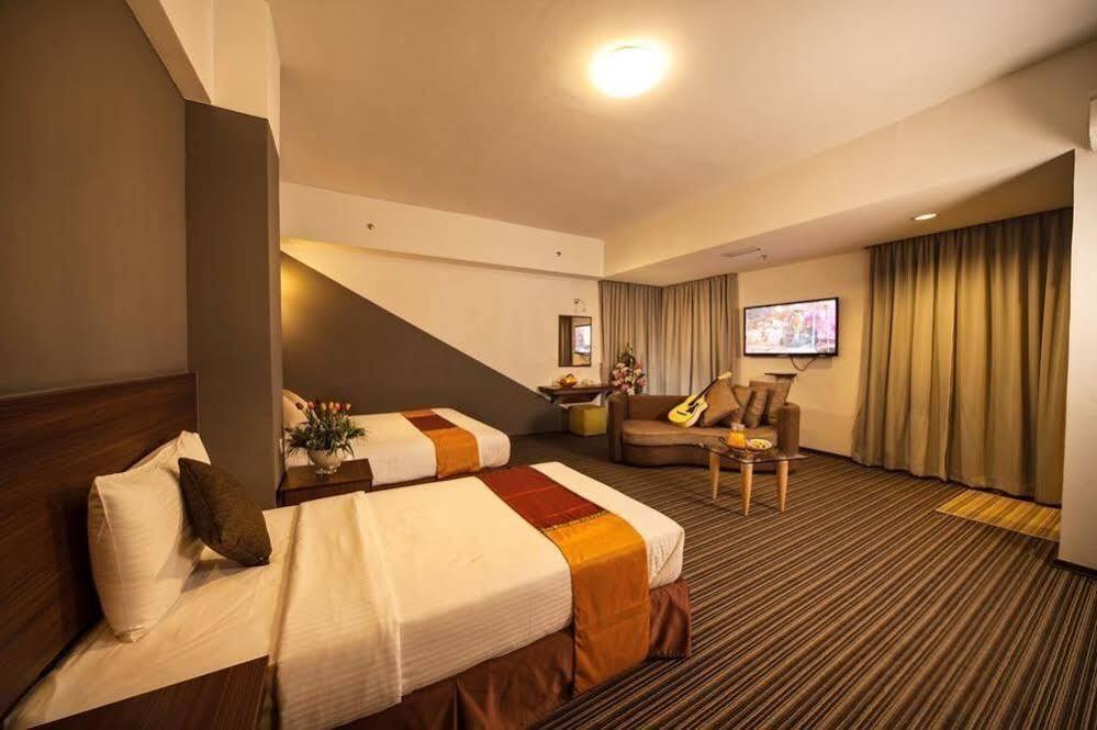 Thy Executive Hotel Johor Bahru Exterior photo
