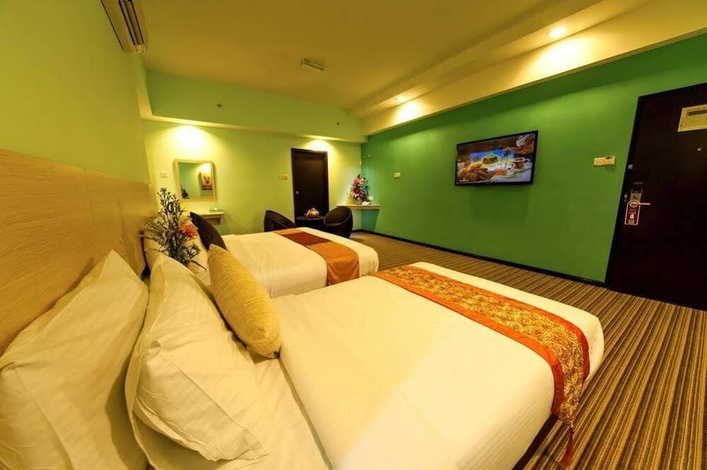 Thy Executive Hotel Johor Bahru Exterior photo