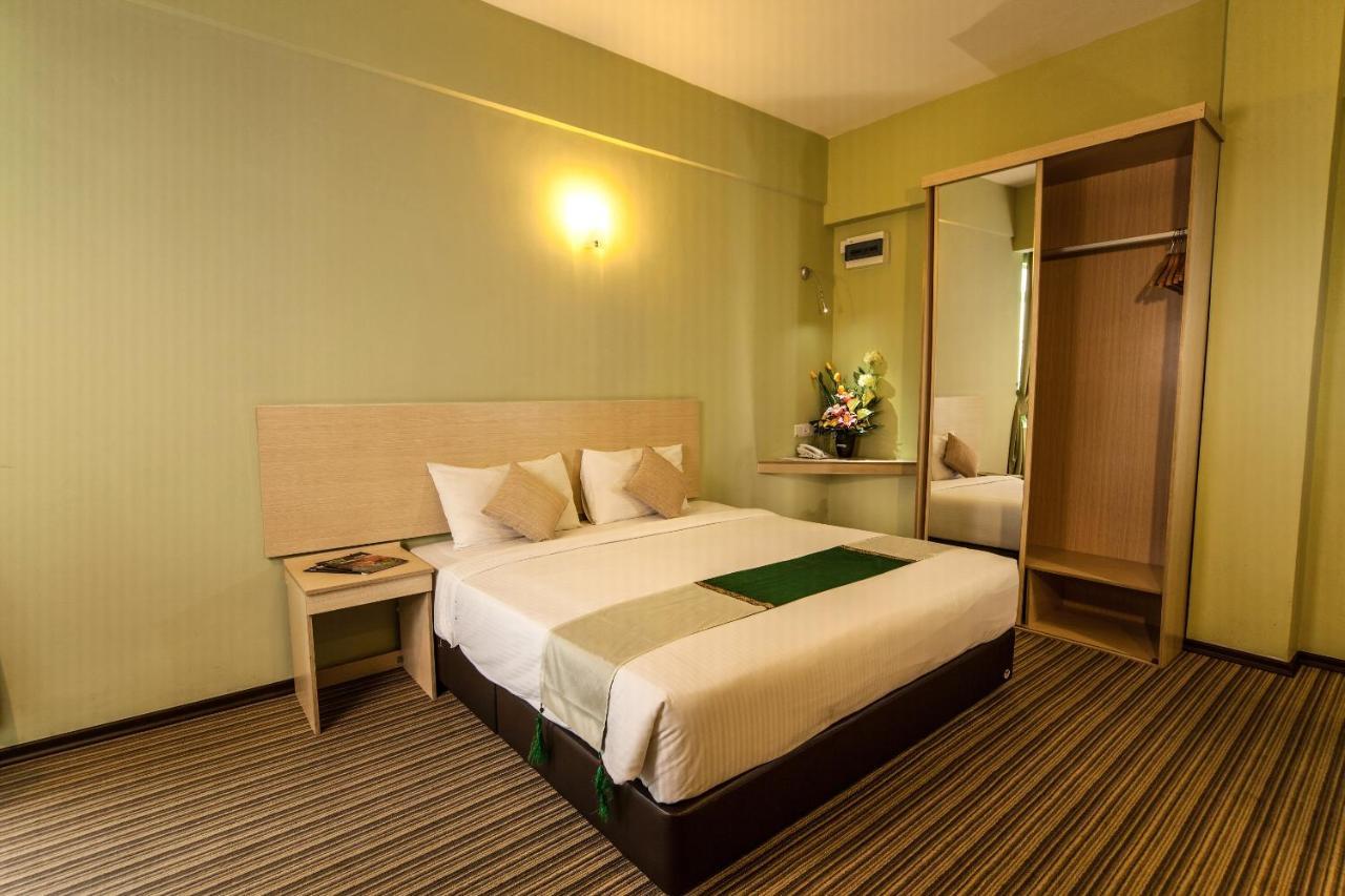 Thy Executive Hotel Johor Bahru Exterior photo